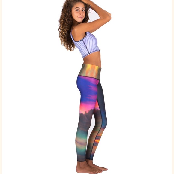 teeki Pants - Teeki Clouds Hot Pant By Teeki Multi